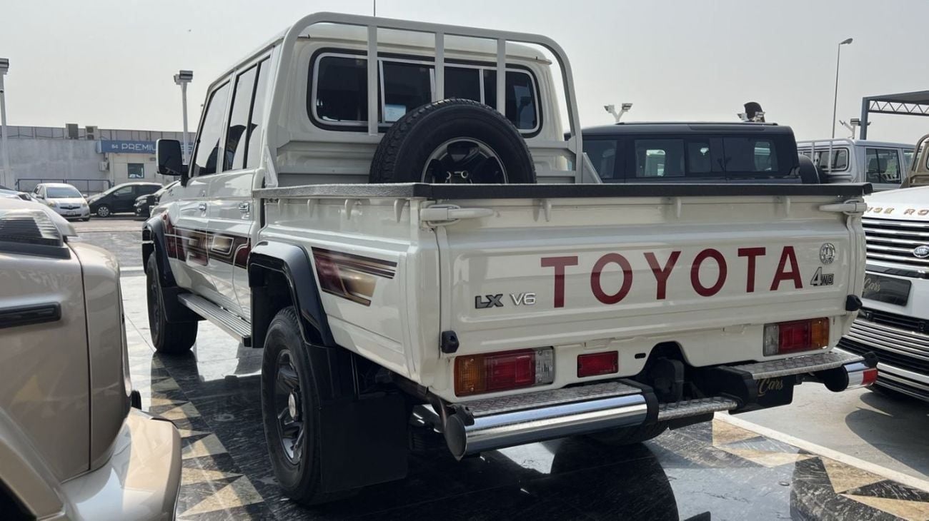 تويوتا لاند كروزر بيك آب 4.0L Double Cab