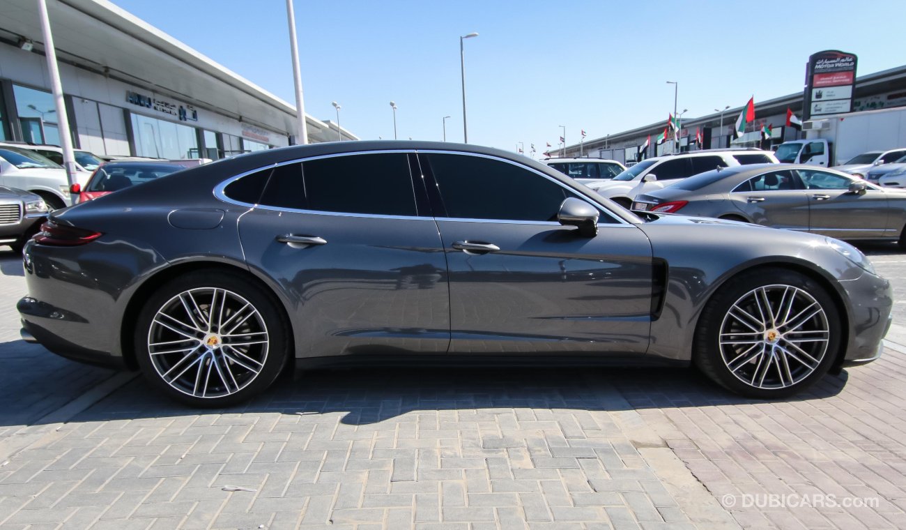 Porsche Panamera 4S