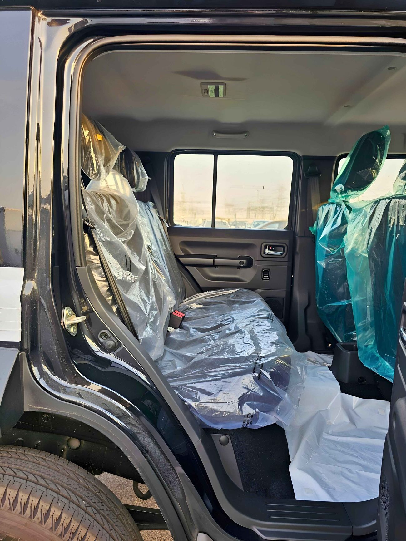 سوزوكي جيمني GLX / ALL GRIP OF ROAD / 1.5L V4 / A/T /  9" DISPLAY / 4X4 (CODE # 68007)