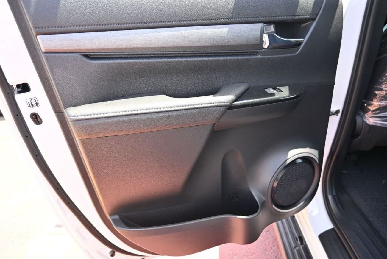 تويوتا هيلوكس تويوتا هيلوكس أدفينتشر 4.0 لتر بنزين ، بيك أب ، دفع رباعي ، 4 أبواب ، 360 كاميرا ، مثبت السرعة ، قفل