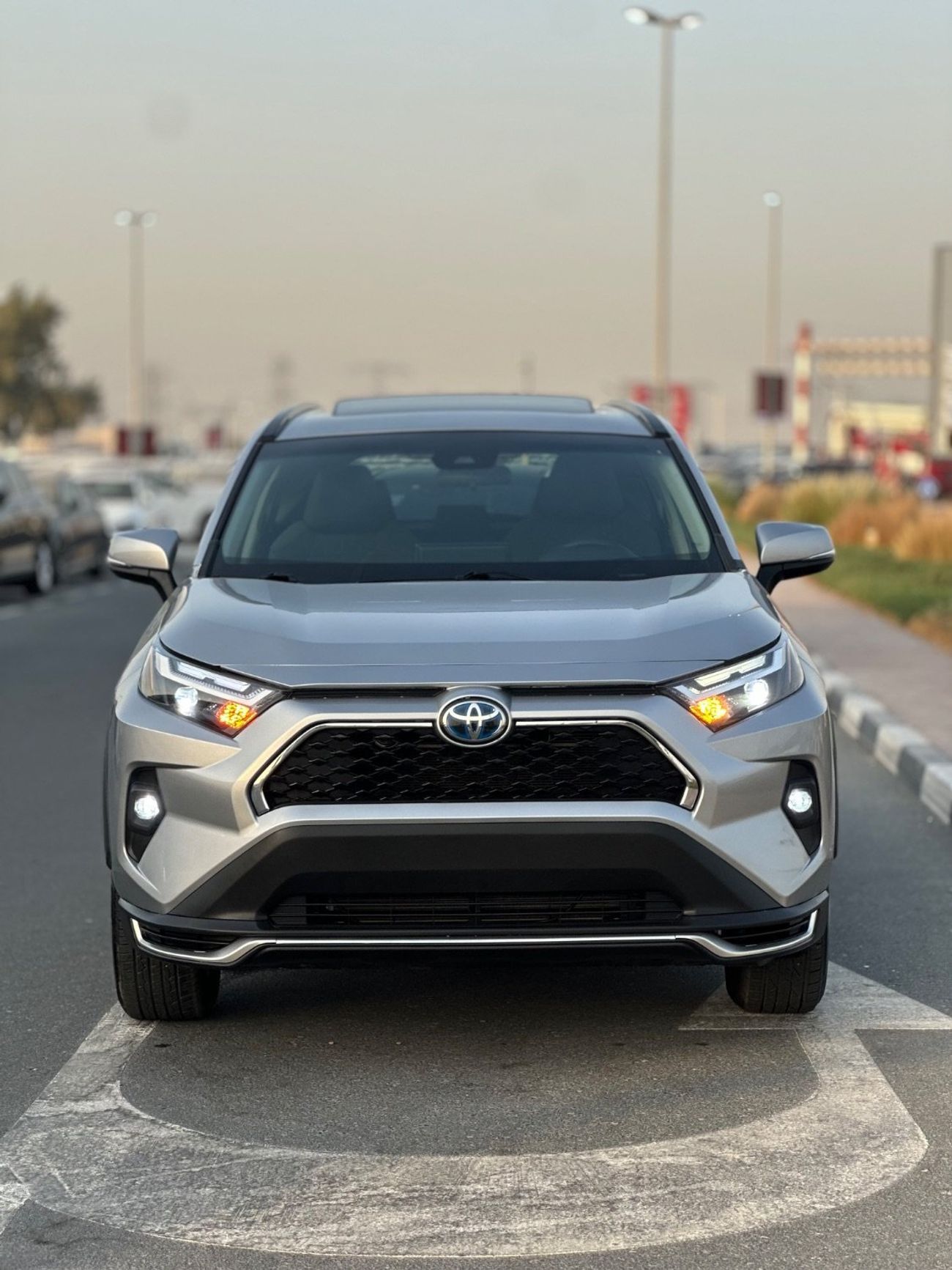 تويوتا راف ٤ XLE 2.5L