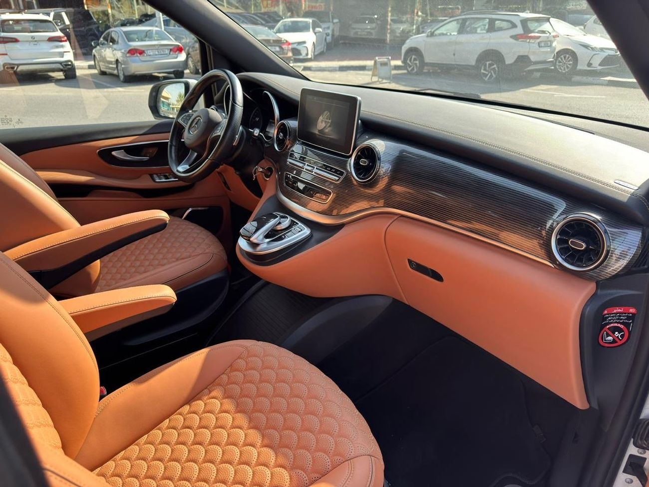 مرسيدس بنز فانيو 