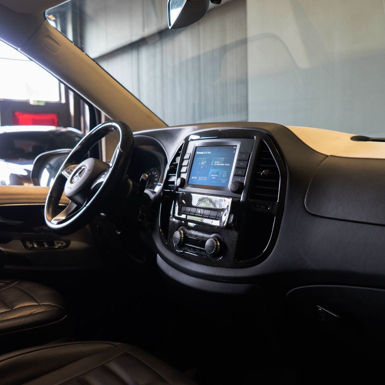 Mercedes Benz V 250 AED 2,682 P.M • 0% Downpayment • Mercedes-Benz V 250d Exclusive • 1 Year Warranty