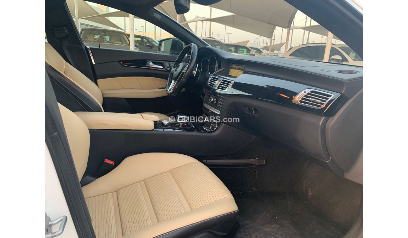 Mercedes-Benz CLS 63 AMG Mercedes CLS 63 AMG_2012_Excellind_condihin