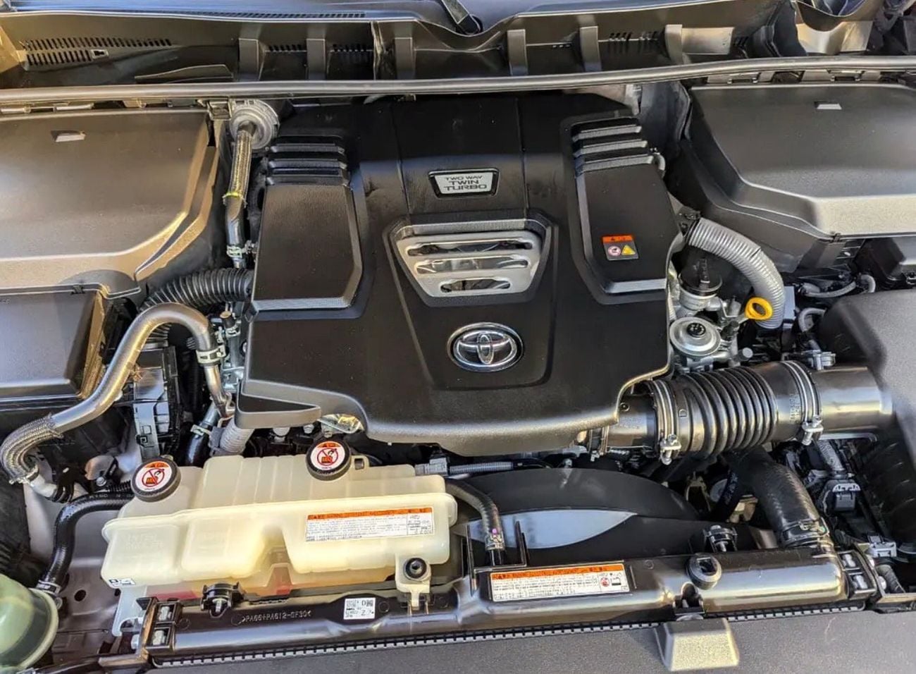Toyota Land Cruiser GXR2 3.3L Toyota landcuriser GXR  3.3L Diesel TwinTurbo full option V6