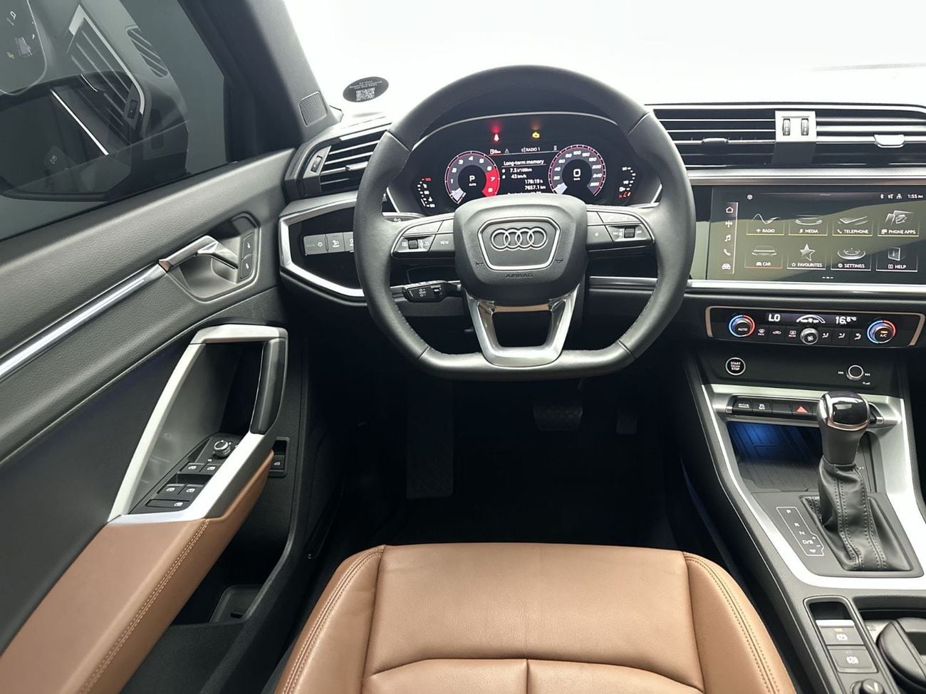 Audi Q3 35 TFSI Advanced 2.0L Q3 Sportback 35 TFSI 150hp (Ref# 75853)