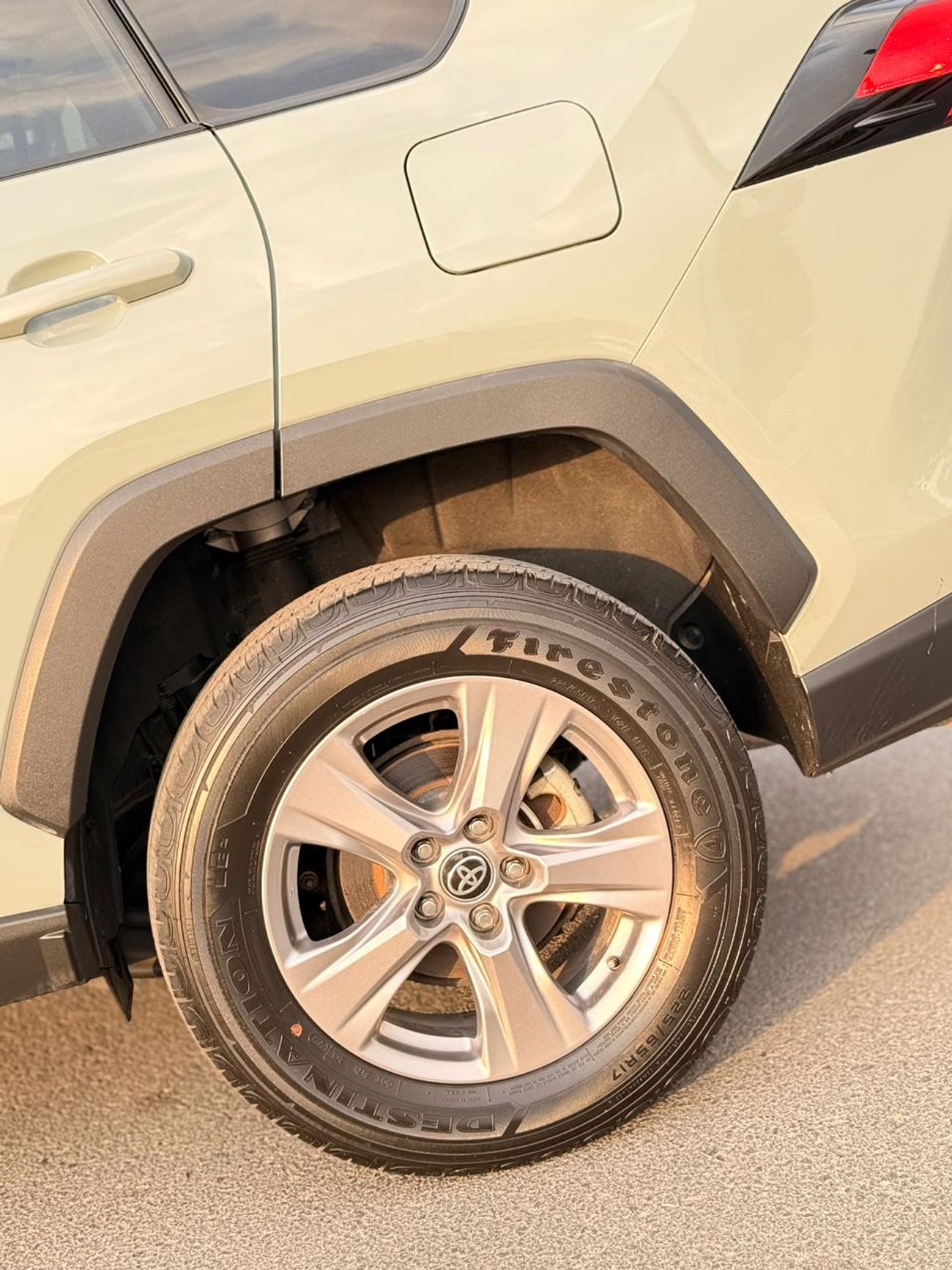 Toyota RAV4 XLE 2.5L AWD 2023