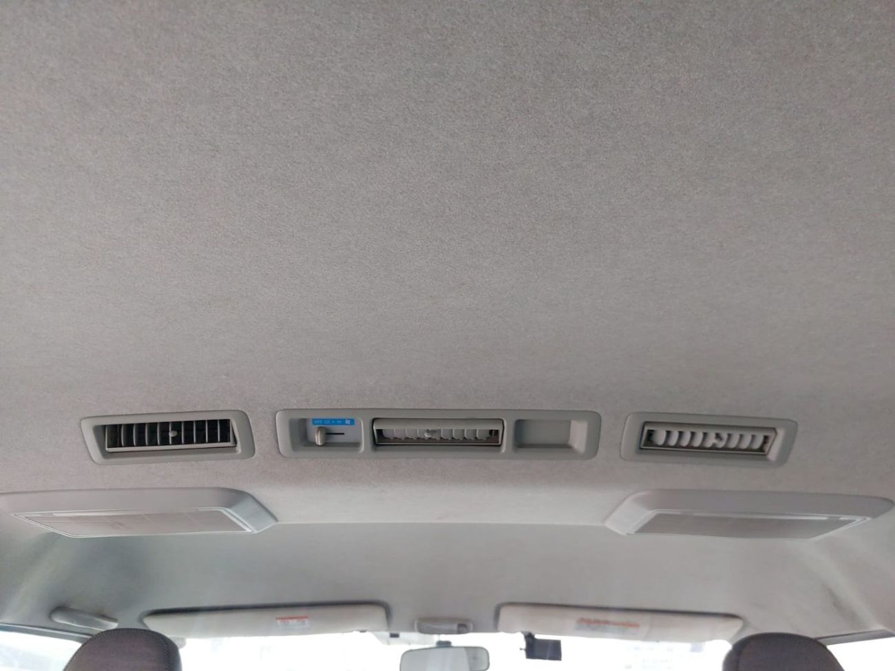 Toyota Hiace TOYOTA HIACE COMMUTER VAN RHD 2008 MODEL 2.7 L PETROL AUTOMATIC(PM013596)