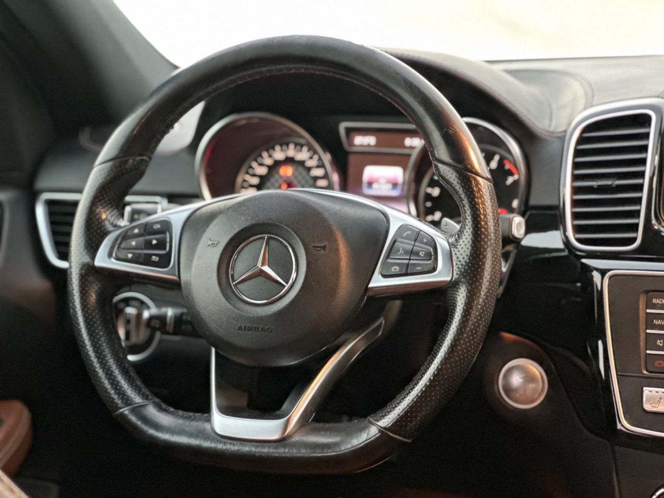 مرسيدس بنز GLE 43 AMG موديل 2019 خليجي مالك واحد من الوكاله فل مواصفات بانورما مالك اول الموتر مخزن