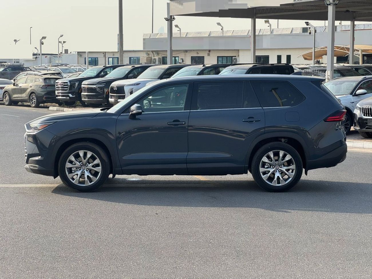 Toyota Grand Highlander 2025 Toyota Grand Highlander 2.5L Hybrid Limited AWD, Storm Grey/Black, Canadian Spec