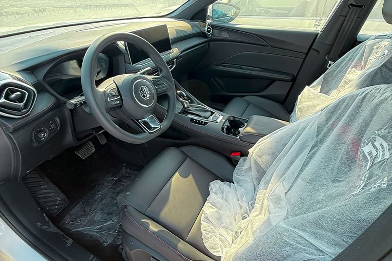 أم جي 5 MG5 1.5L Luxury Edition