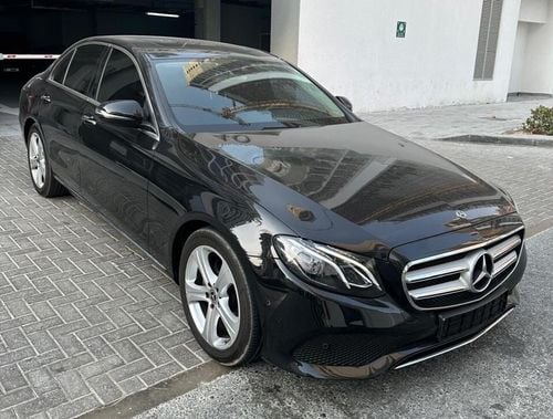 Mercedes-Benz E200 E200