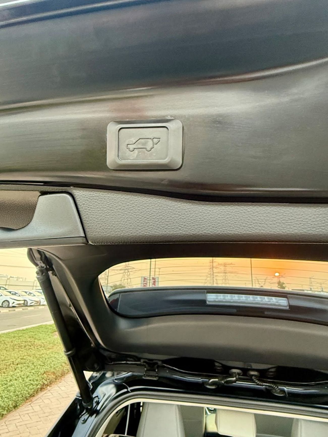 تويوتا راف ٤ XLE HEV RAV4 XLE Premium HV AWD 4X4