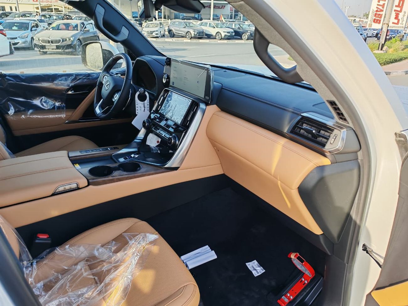 لكزس LX 700h 2026 Lexus LX700h Signature 7-Seater HEV  3.5L V6 Twin-Turbo Petrol A/T 4WD Export Only