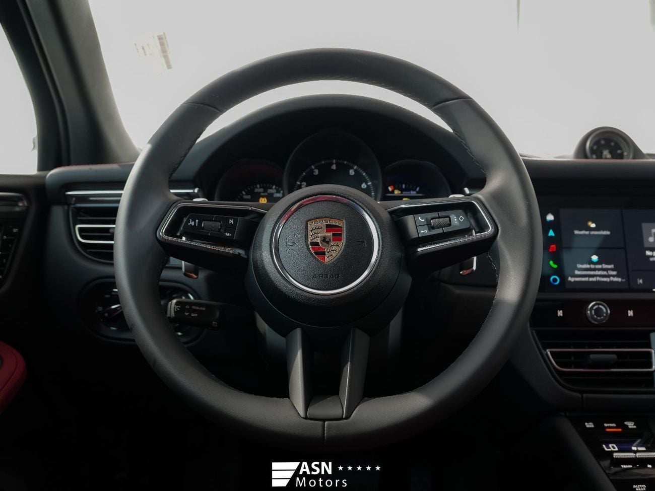 بورش ماكان PURSUING DREAMS EDITION (NON GCC) 2025 2.0 Turbo (Clearance Price)