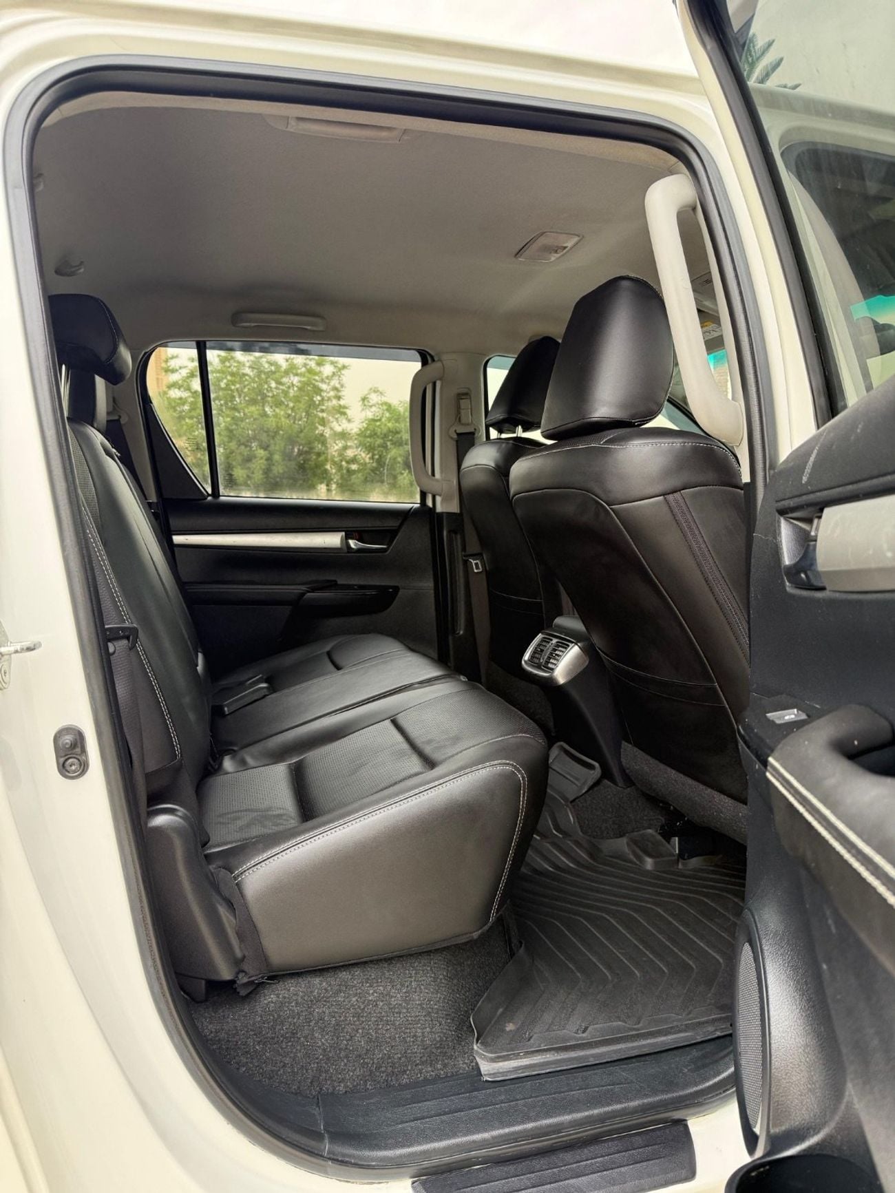 Toyota Hilux DLS SR5 export from Australia