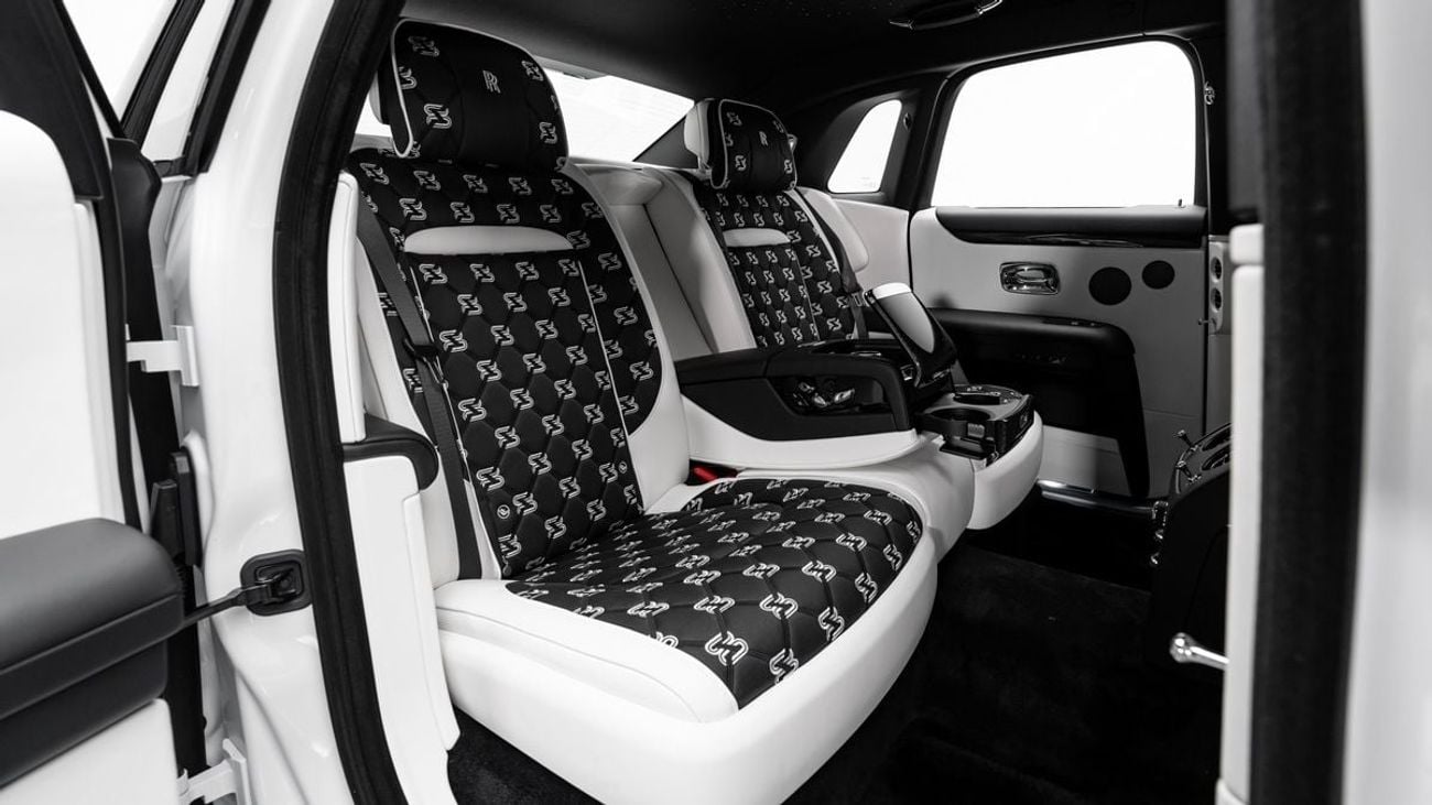 رولز رويس جوست Black Badge - 2026 - GCC - Under Warranty and Service Contract