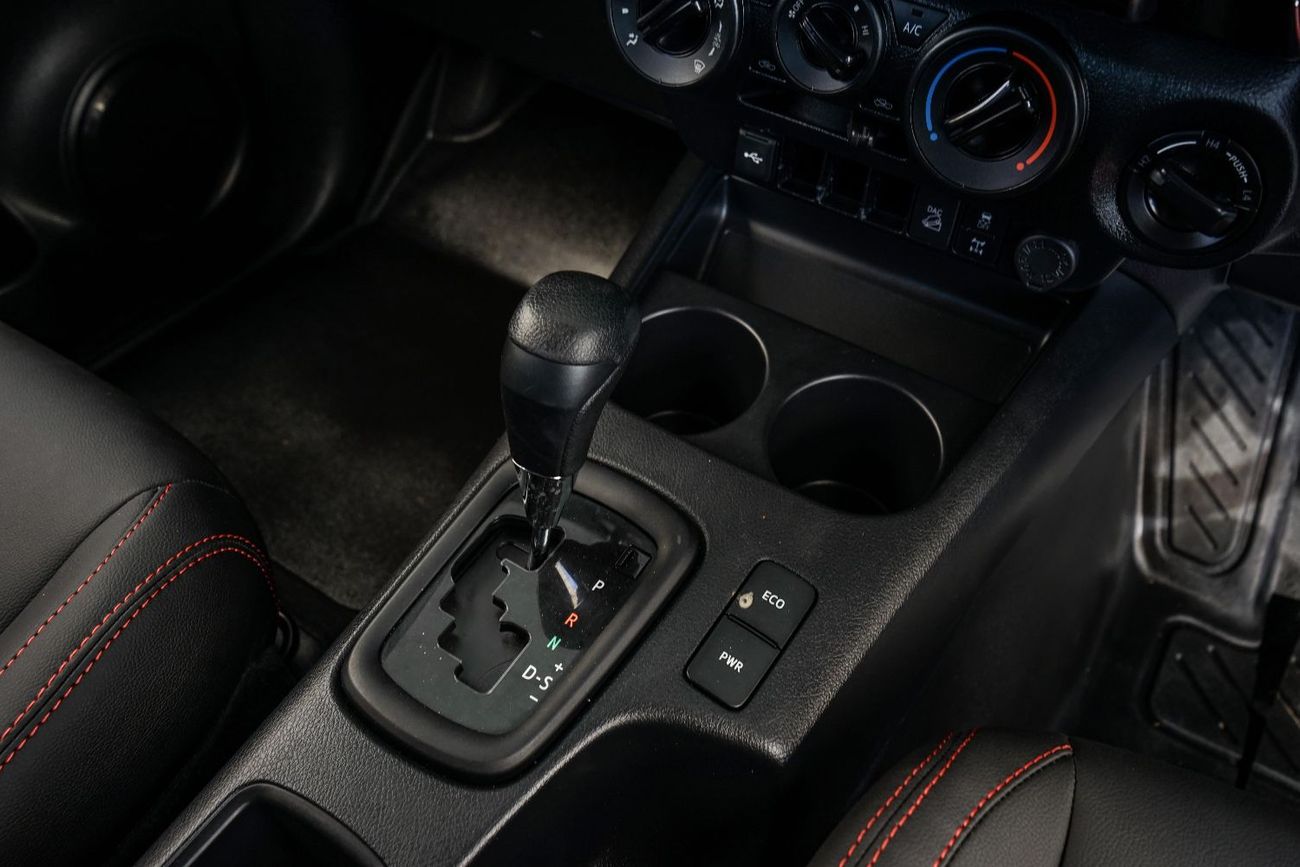 تويوتا هيلوكس The Toyota Hilux is a legendary, durable pickup truck known for its legendary toughness, off-road ca