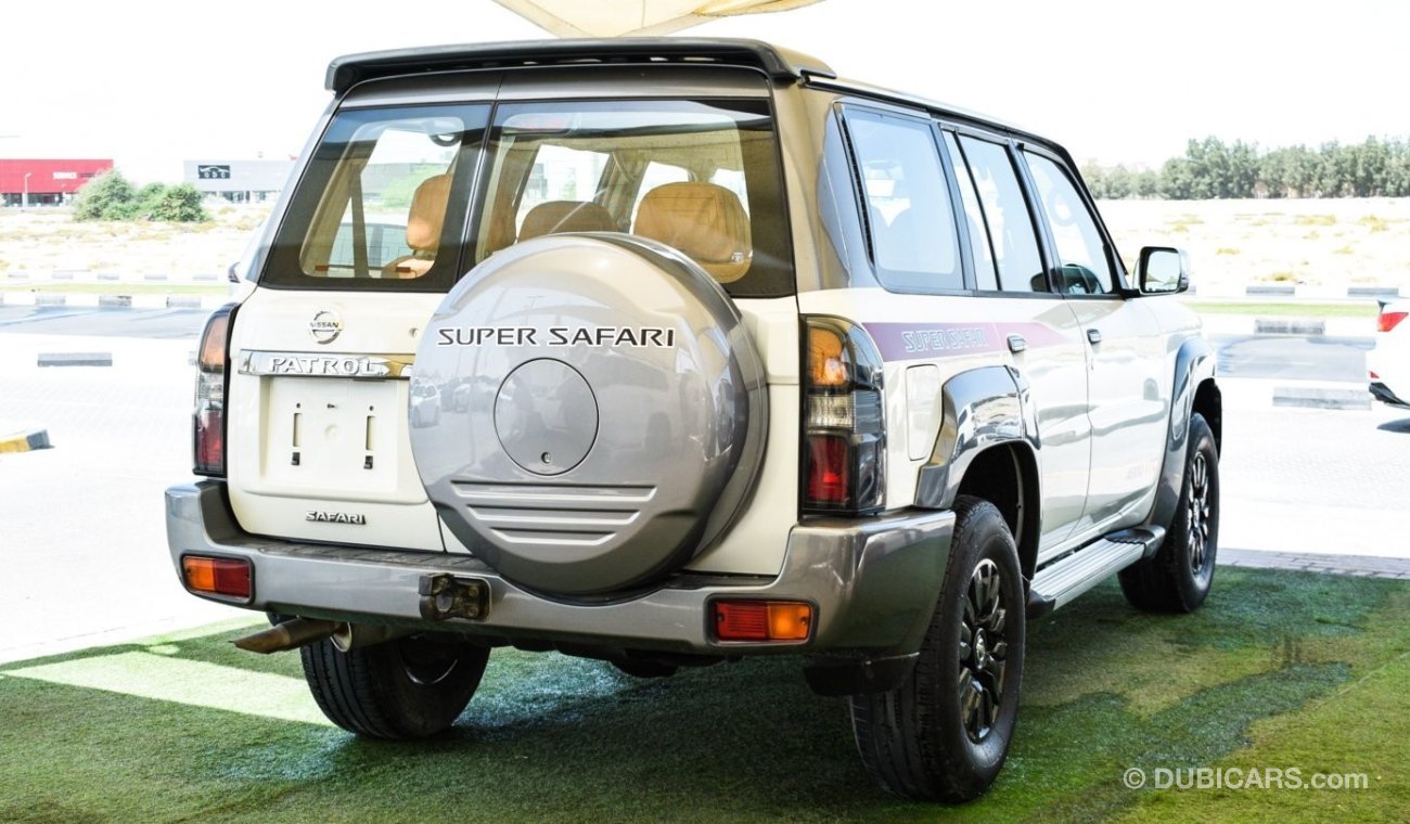 Nissan Patrol Safari With Super Safari Body Kit