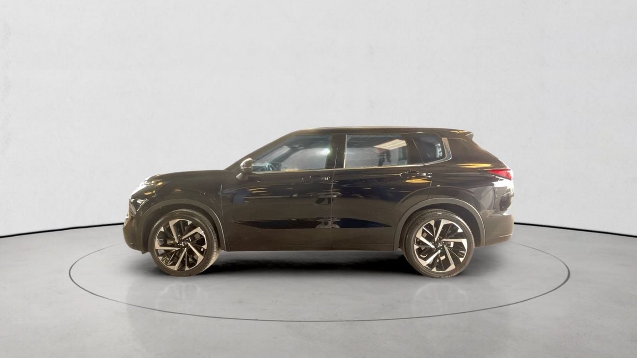 ميتسوبيشي آوتلاندر 2.5 GLX AUTO 4WD 7SEAT PREMIUM LAUNCH ED | شامل الضمان | 0 ﺪﻔﻋﺓ ﺃﻮﻟﻯ