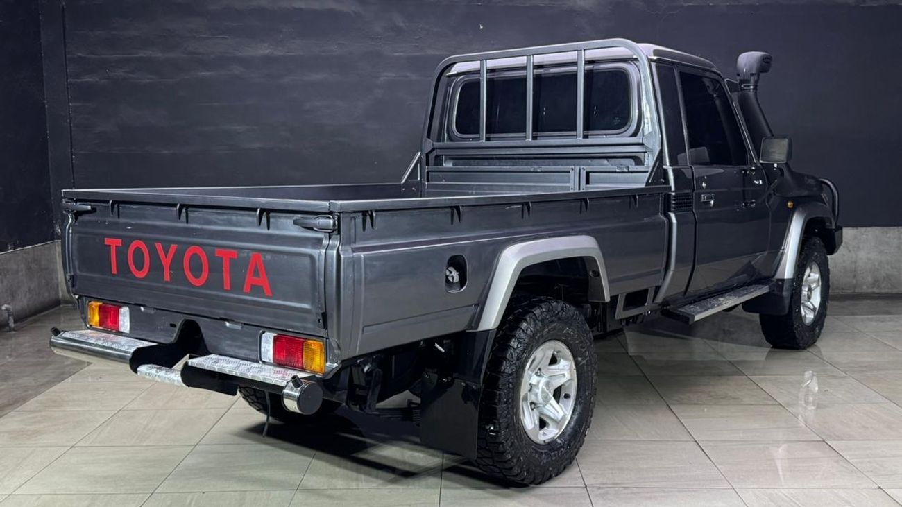Toyota Land Cruiser Pick Up LAND CRUISER PICKUP ,MODEL YEAR 2017 ,DIESEL 4.5 LITER ,RIGHT HAND DRIVE