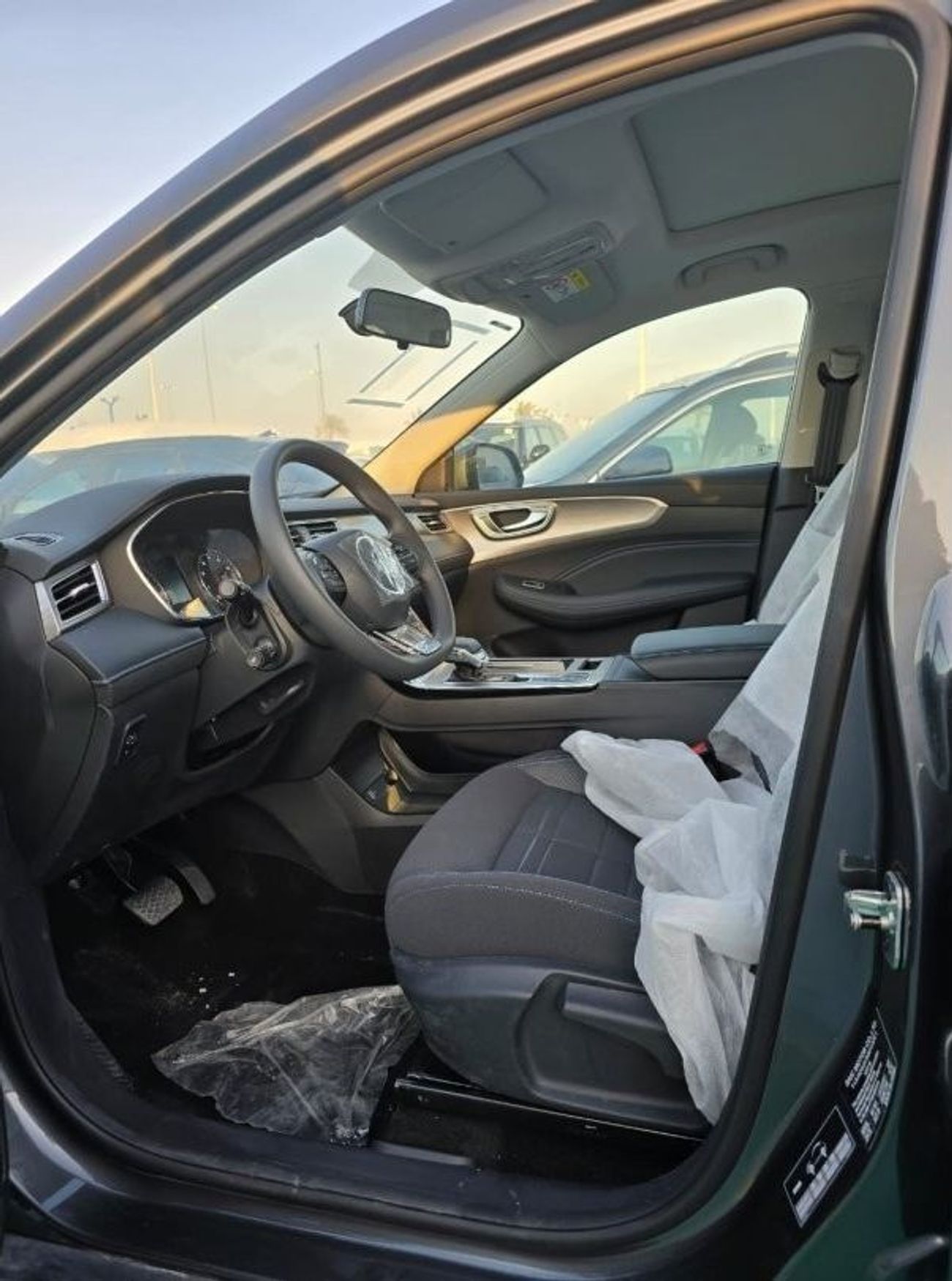 أم جي RX5 1.5L PETROL WITH PANORAMIC 2024 GCC