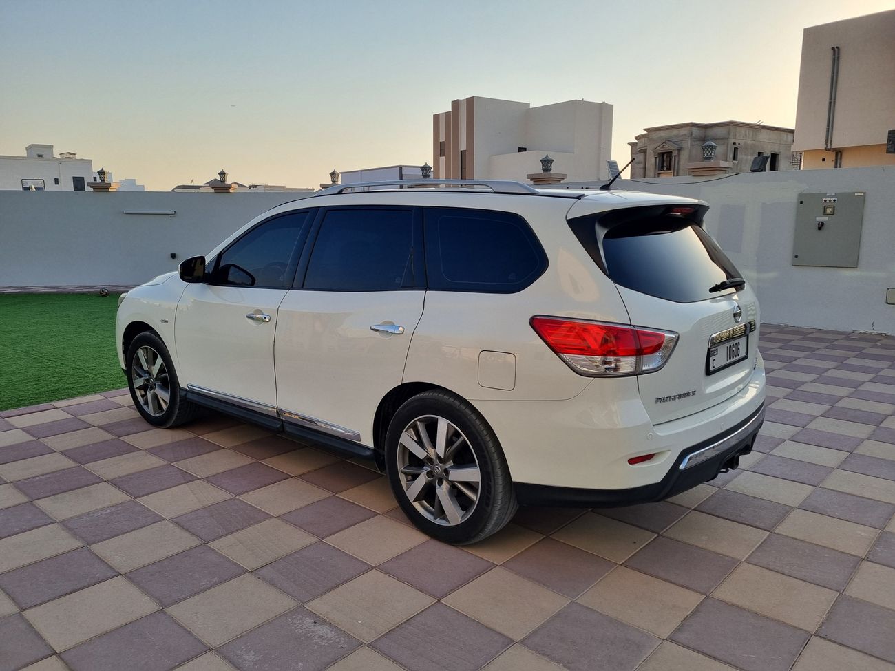 Nissan Pathfinder SV 3.5L