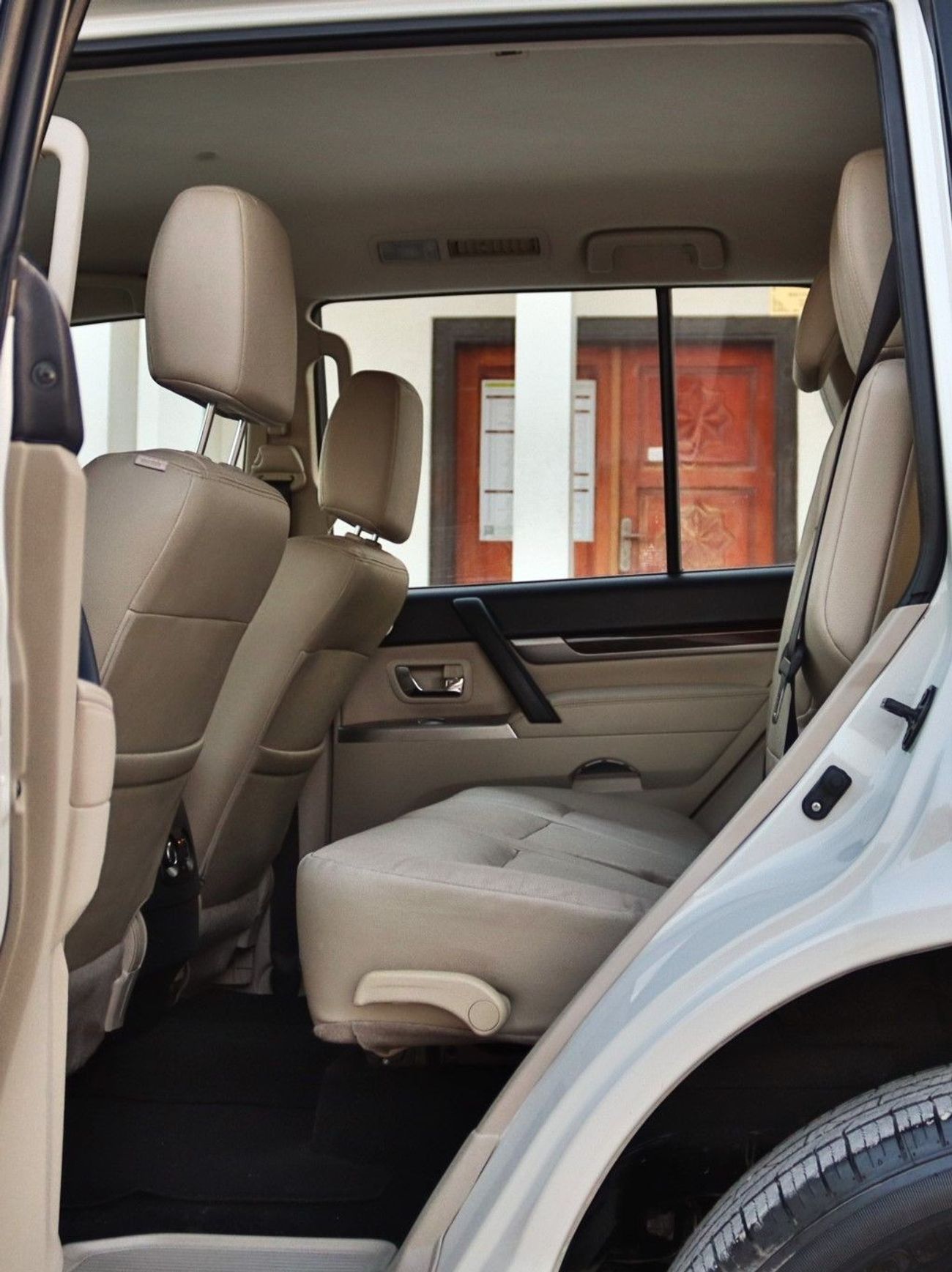 ميتسوبيشي باجيرو 2020 ميتسوبيشي باجيرو جي ال اس (V80)، 5 د إس يو في، 3.5 لتر 6 سلندر بنزين، أوتوماتيك، دفع رباعي