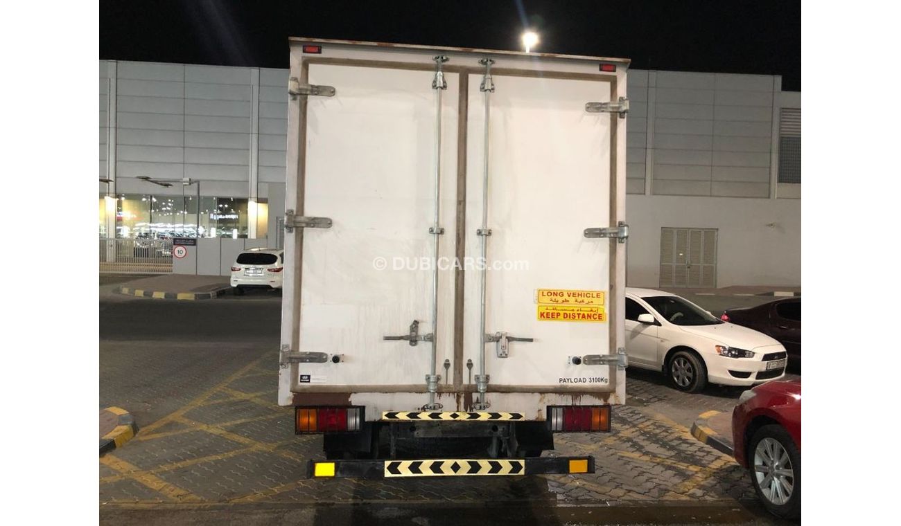 Hyundai HD 72 ثلاجة