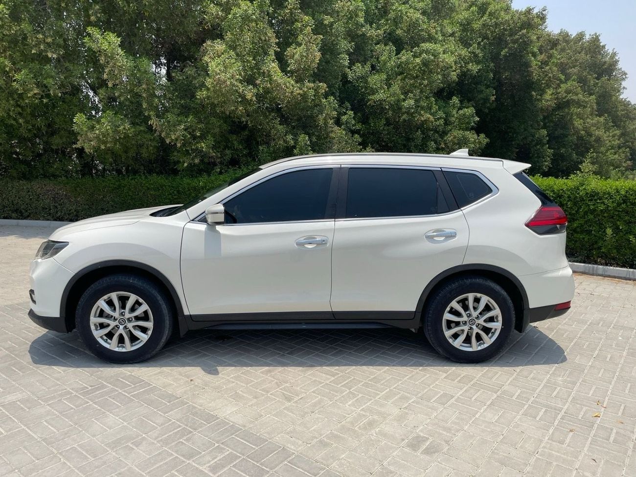 Nissan XTrail SV NISSAN X-TRAIL   MODEL 2019  V4    L2,5   Excellent Condition (GCC  _ SPEC) - VERY GOOD CONDITION