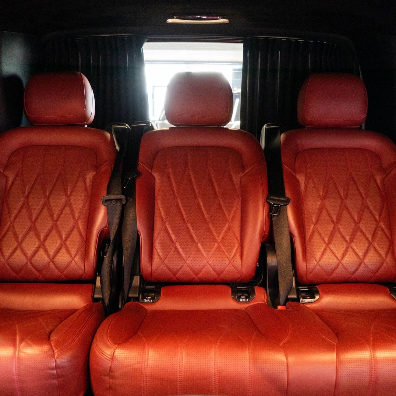 Mercedes Benz V 250 AVANTGARDE LWB AED 2,682 P.M • 0% Downpayment • Mercedes-Benz V 250 VIP Design • 1 Year Warranty