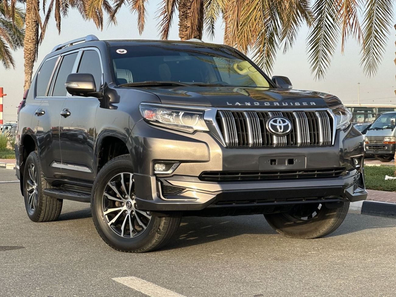 Toyota Prado MODIFIED TO 2023 MODEL | TESLA SCREEN | LHD |  2.7L PETROL ENGINE | 2016