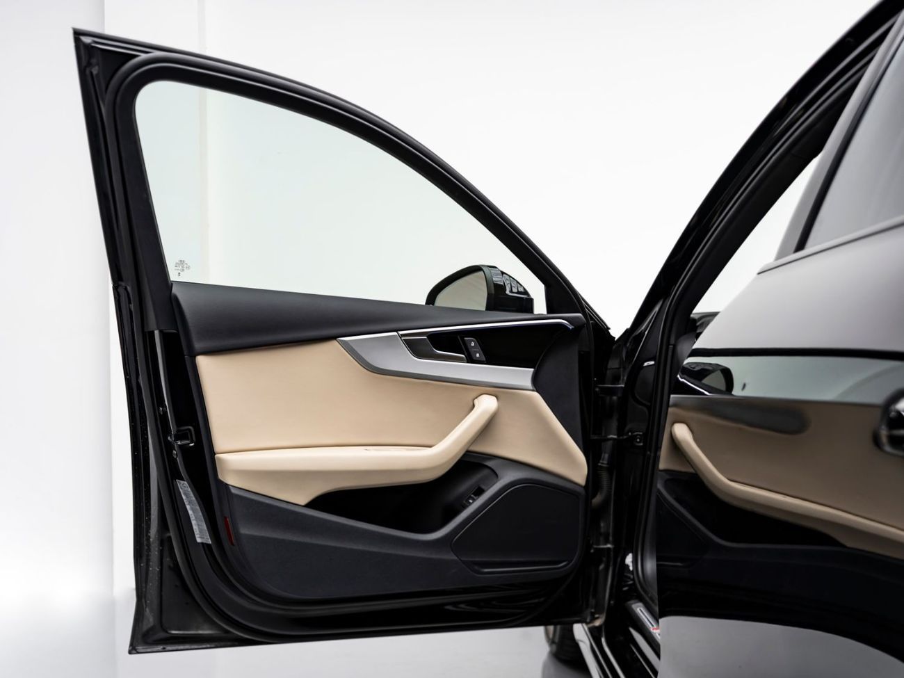 Audi A4 35 TFSI S Line 1.4L 2023 Audi A4 35 TFSI, 2028 Audi Warranty + Service Contract, Low KMs, GCC