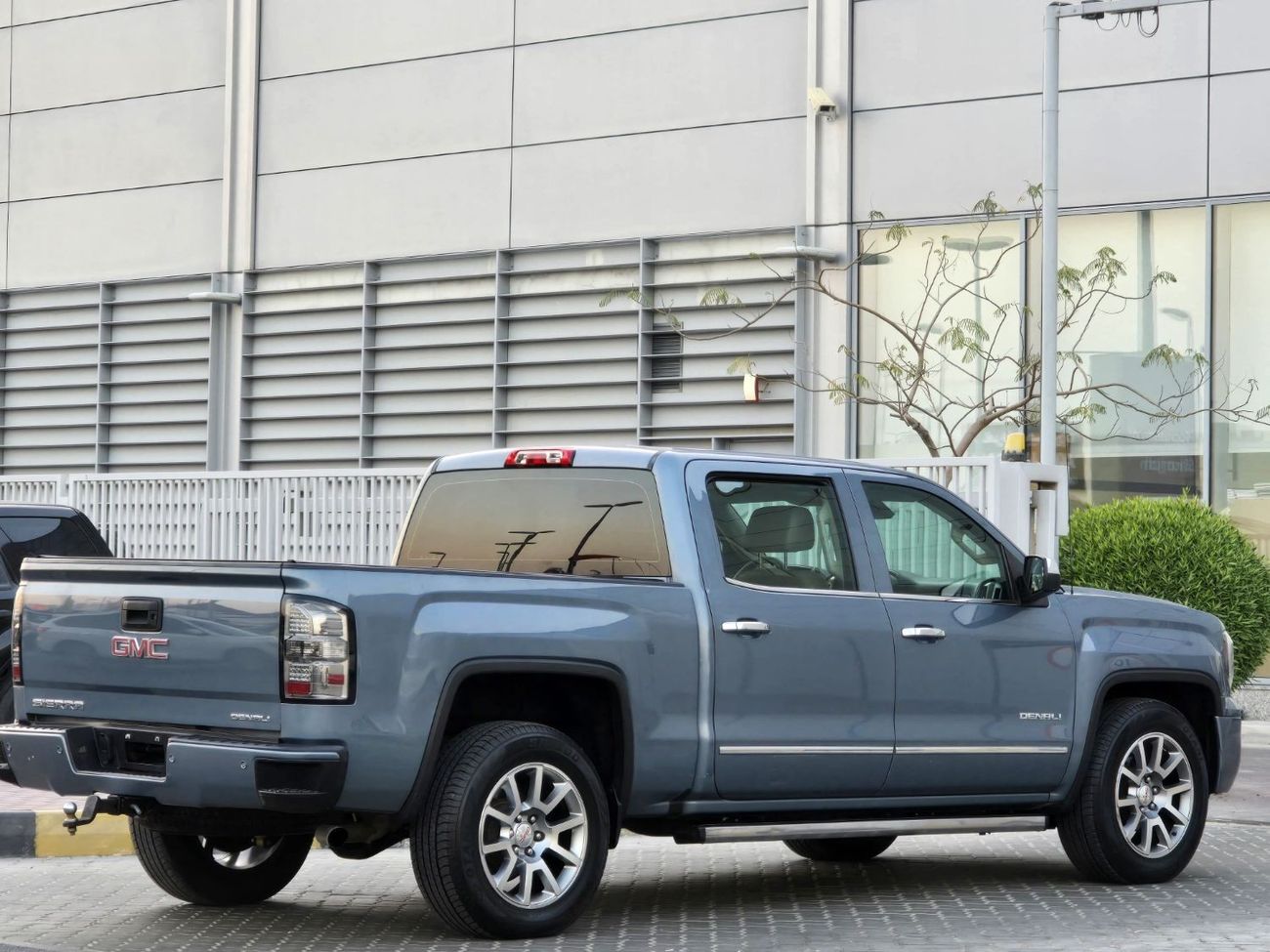 جي أم سي سييرا 1500 Denali 6.2L (425 HP) GMC SIERRA DENALI 2016 GCC 6.2L FULL OPITION // PERFECT CONDITION