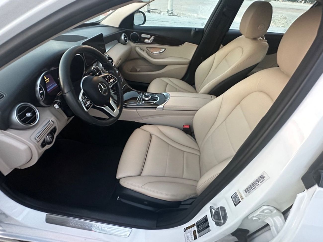 مرسيدس بنز C 300 AMG Pack 2.0L