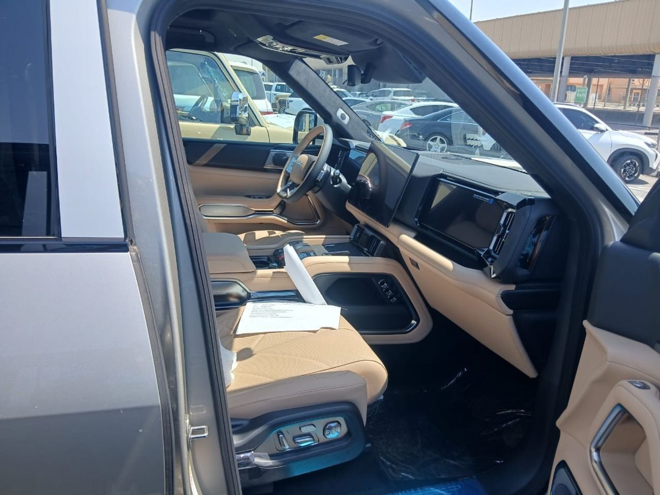 بي واي دي ليوبارد 8 8 Flagship