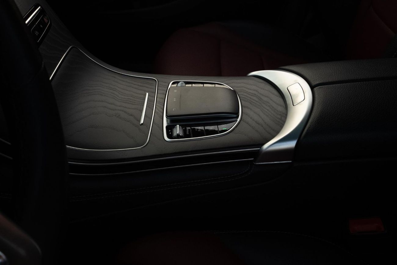 Mercedes-Benz GLC 300 3years warranty, 2 years free service, free registration, contact number 0507273386