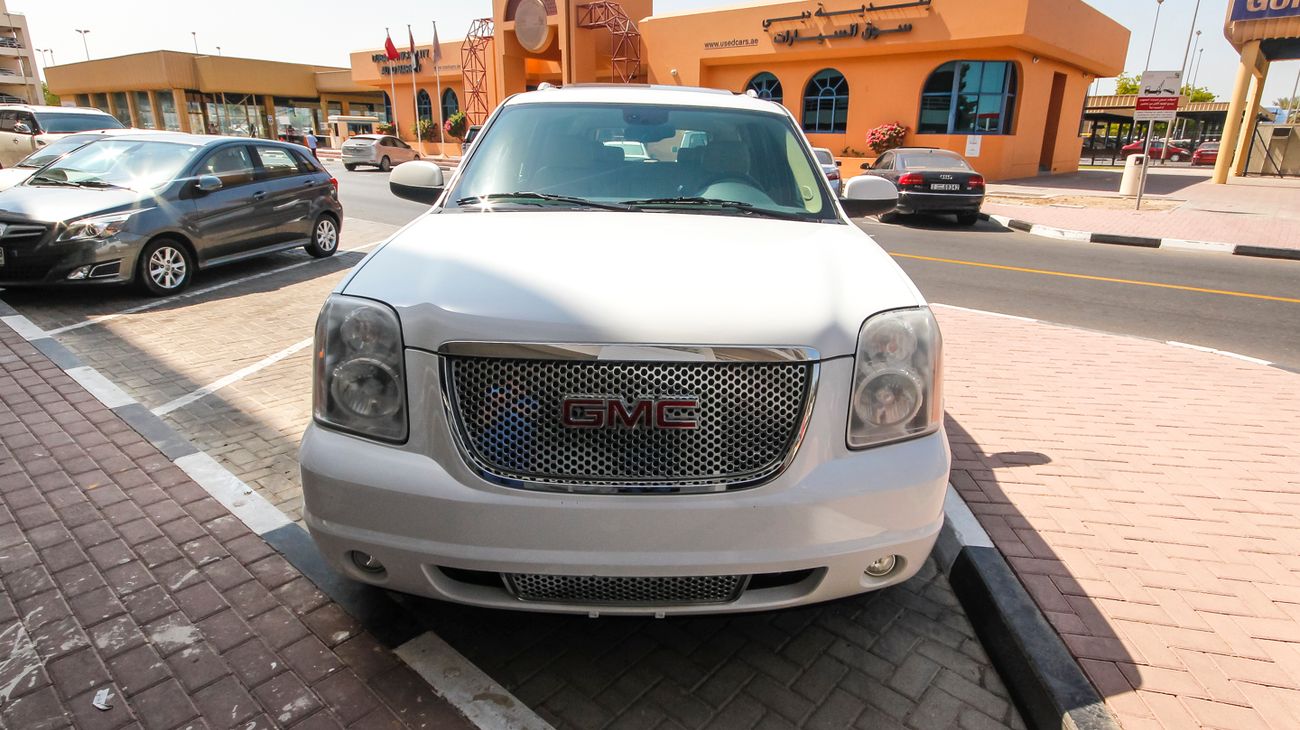 GMC Yukon Denali XL