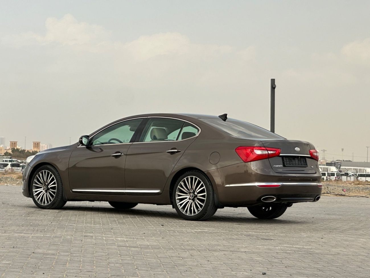 كيا كادنزا موديل 2014 خليجي فل مواصفات بانوراما وتحكم كهربي كامل ونظام صوت ممتاز