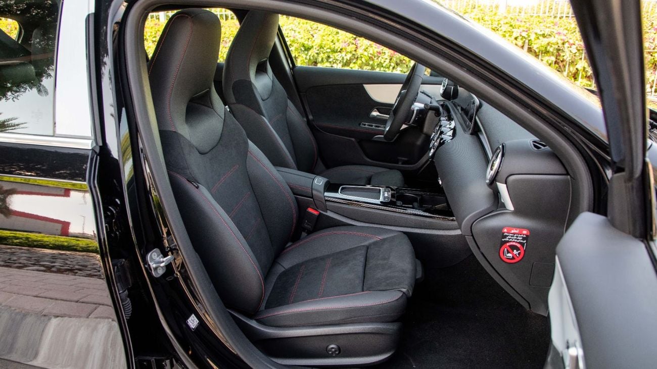 مرسيدس بنز A 200 AMG AMG Hatchback | 2025 | GCC Specs with 5 Years Warranty | For Local Registration +10%