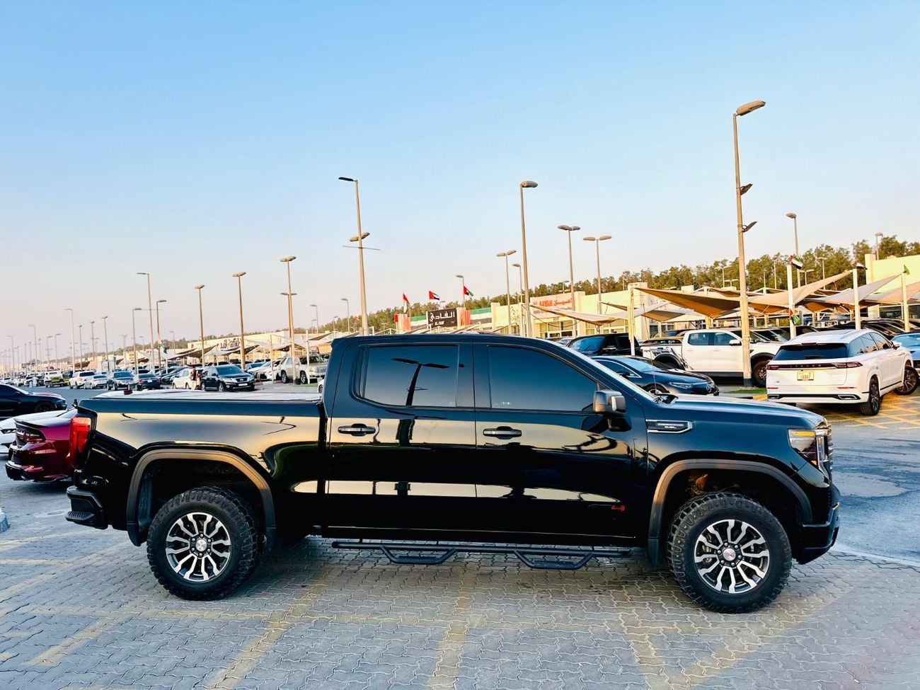 GMC Sierra 1500 CREWCAB AT4 | Monthly 2600/- | 0% DP | Paddle Shifters | Sunroof | # 07618R