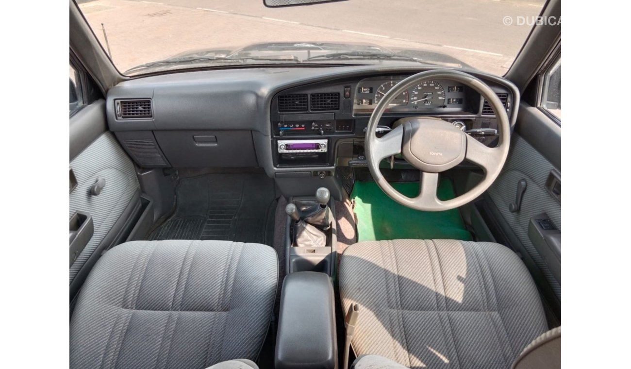 Toyota Hilux TOYOTA HILUX PICK PU RIGHT HAND DRIVE(PM1694)