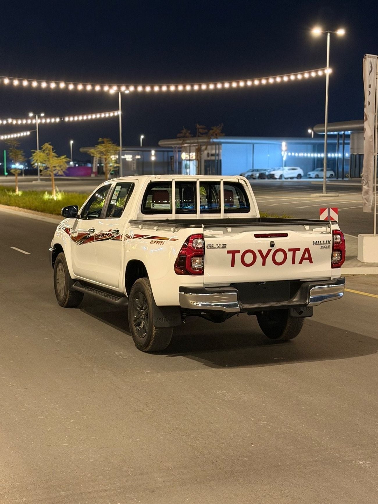 Toyota Hilux GLX 2.7L A/T PETROL 2026 FULL OPTION