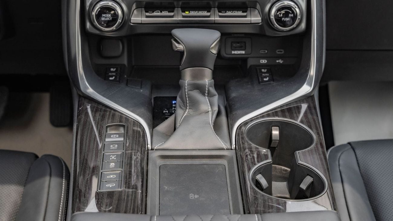 Lexus LX 600 2025 Lexus LX600 VIP 3.5L AT Petrol (Black-Black)