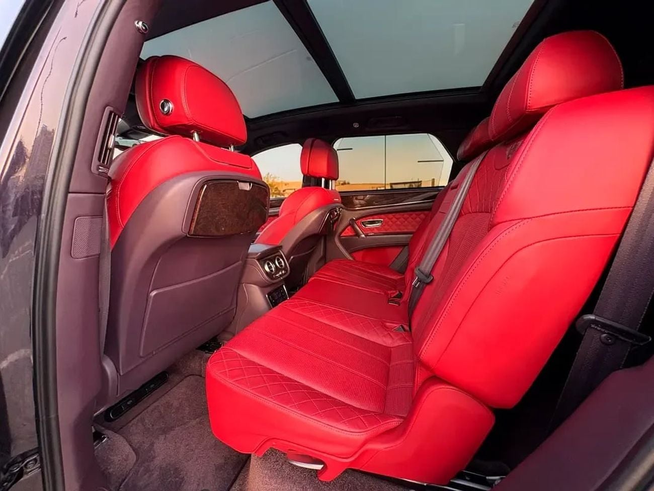 Bentley Bentayga STD AED 3,990 P.M | 0% down payment | bentley bentayga | 6.0l w12 | 2017 | gcc specs