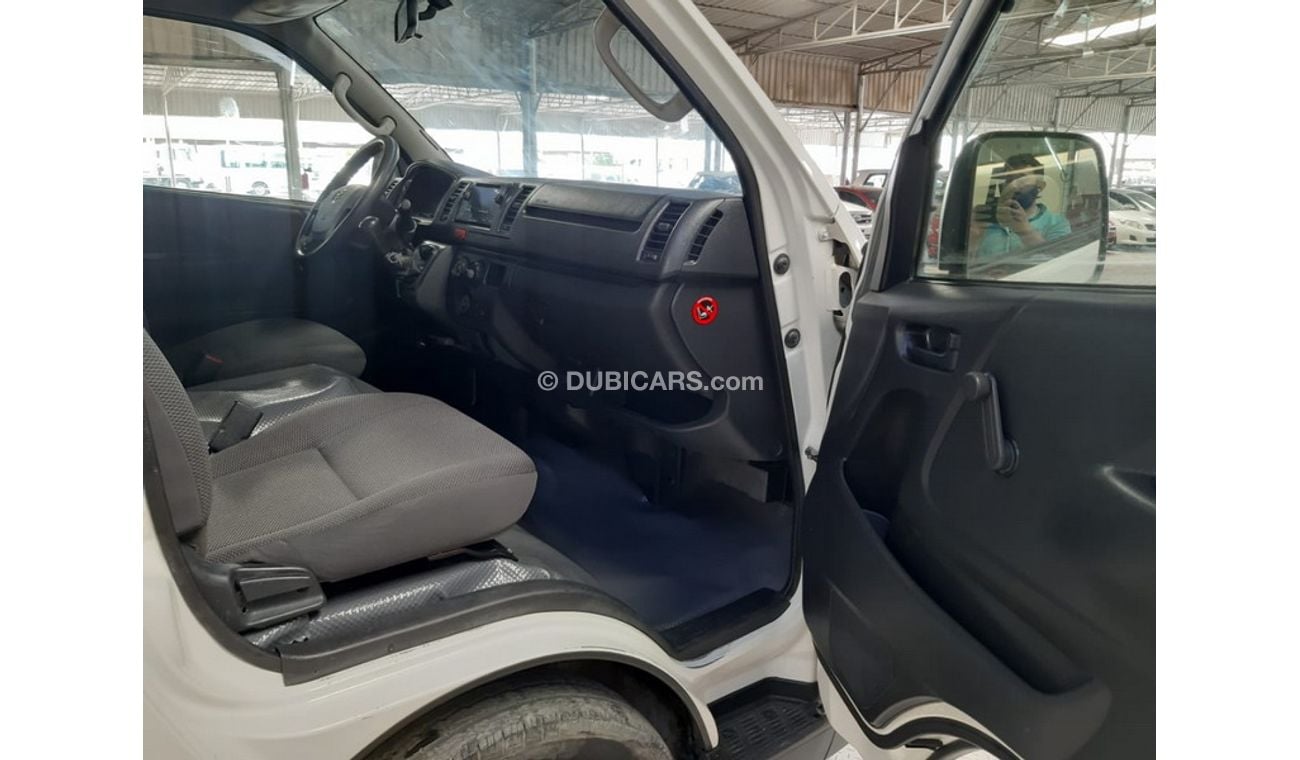 تويوتا هاياس تويوتا هايس - باص (ديزل)