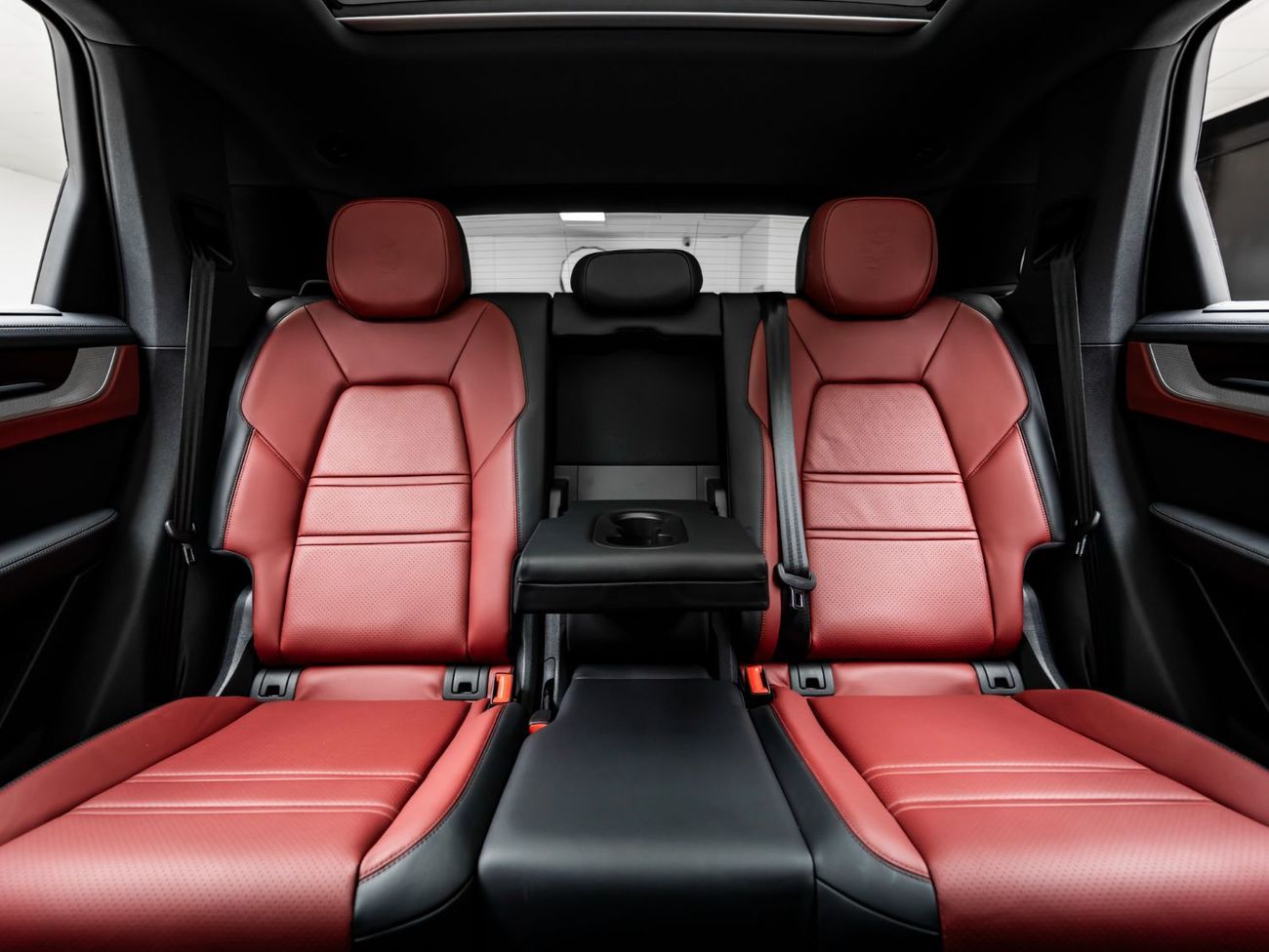 Porsche Cayenne 2024 Porsche Cayenne SUV, October 2026 Porsche Warranty, Low KMs, GCC