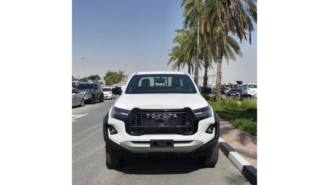 تويوتا هيلوكس تويوتا هايلكس 2024 ديزل 2.8 لتر جي آر سبورت