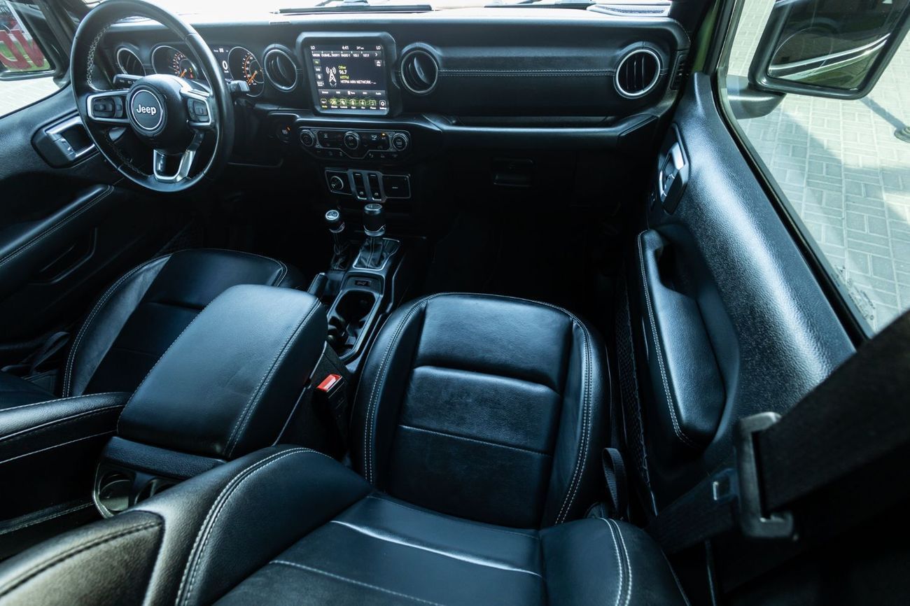 Jeep Wrangler Sahara Plus