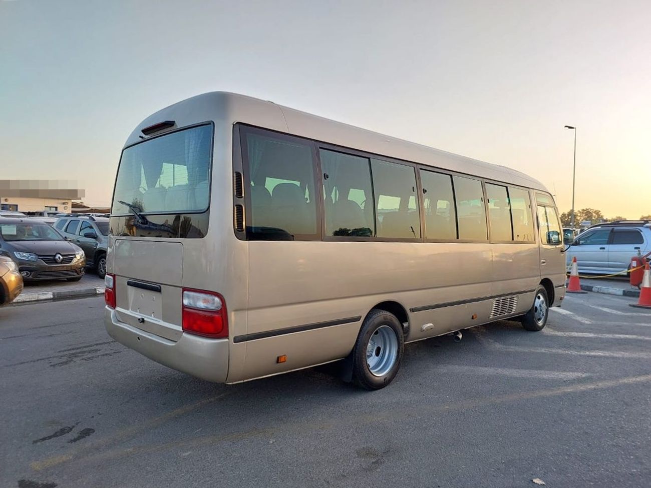 Toyota Coaster TOYOTA COASTER BUS RHD 2006 MODEL 4.0 L DIESEL AUTOMATIC(PM01152)